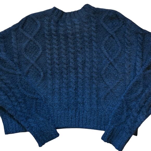 Aerie Women’s Black Cable Cozy Soft Knit Cropped Long Sleeve Sweater Size M - Picture 2 of 11